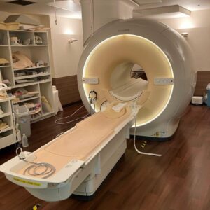 Philips MRI lngenia 3.0T (32 CH)-YOM 2013 Philips lngenia 3.0T (32 CH)-YOM MRI